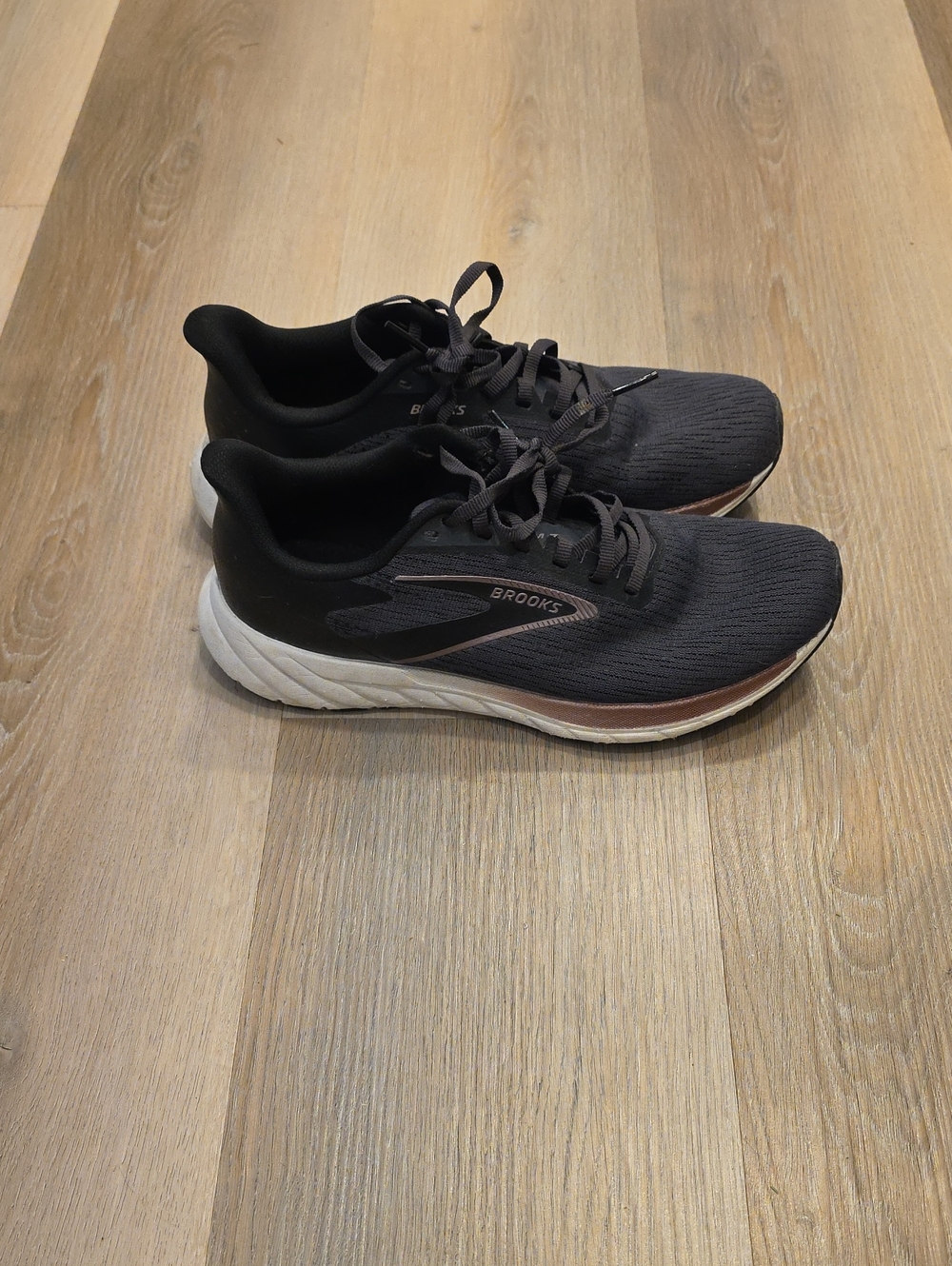 Brooks Womens Black Running Shoes with White Midsole and Brown Accent